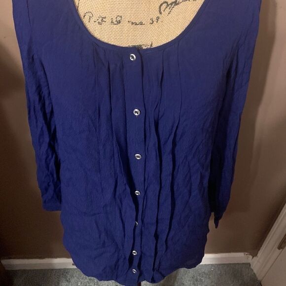 Banana Republic Blouse  - Picture 15 of 16